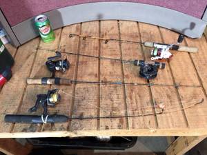 4 Ice Fishing RodsReels