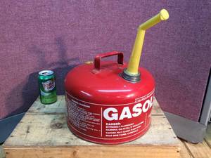 Vintage Chilton 2 12 Gallon Metal Gas Can