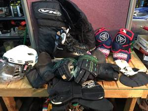 Mens Hockey Equipment