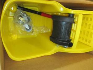 lot 14 image: rubbermaid 31 quart one-piece mop b...