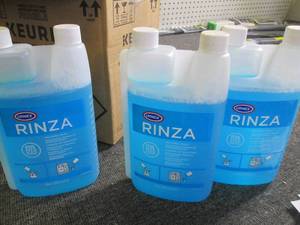 lot 18 image: 31 liter bottles of rinza milk fro...