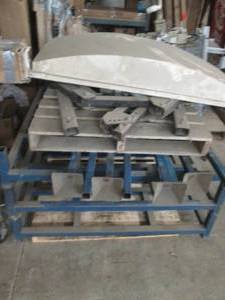lot 299 image: metal tablestand and more items pl...