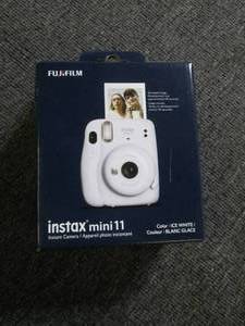 lot 104 image: fujifilm  instax mini 11...