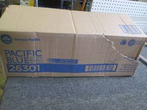 lot 117 image: 5 rolls of pacific blue paper towel...