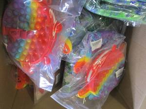 lot 191 image: box of pop fidgets ...