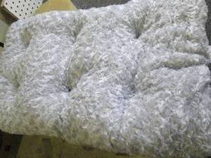lot 198 image: fur baby bed 30 inch x 19 inch ...