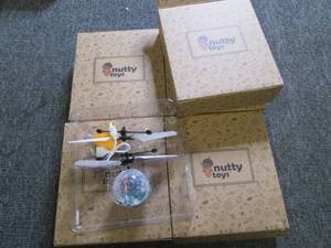 lot 218 image: 5 new hand controlled flying balls ...