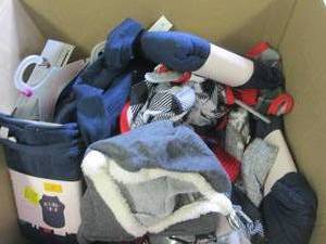 lot 225 image: box of new pet clothes ...