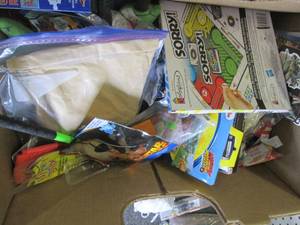 lot 418 image: box of toys and more ...