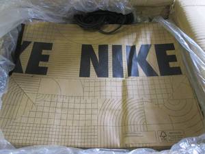 lot 313 image: case of 150 paper shopping bags ...