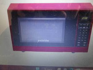 Proctor Silex 0.7-Cu. Ft. 700-Watt ...