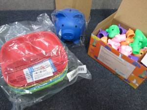 4 pk Divuded Plates, Piggy Bank, Se...