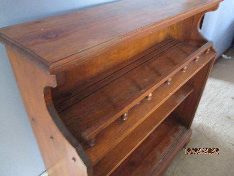 Furniture piece designed to hold co...