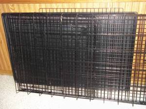 lot 5 image: Metal dog kennel for a larger dog b...