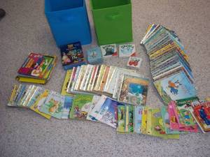 lot 12 image: Large value lot of Little Golden bo...