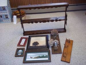 lot 15 image: Wall decor, larges piece is 3 wide...
