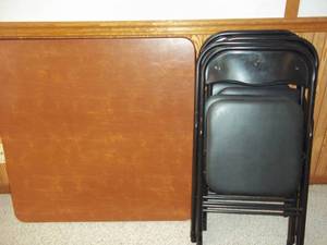 lot 35 image: Card table with 4 folding chairs...