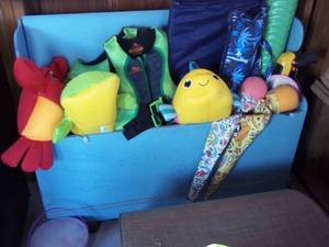 lot 64 image: Deacons bench filled with outdoor t...