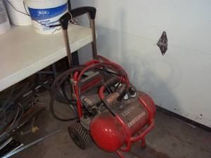lot 202 image: Craftsman Direct Drive 5 gallon, 1hp, 125psi portable compressor