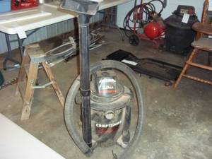 lot 216 image: Craftsman 8-gallon 3.0hp shop-vac