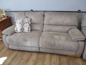 lot 110 image: Near new Thick Taupe Colored Flex-S...
