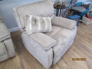 lot 111 image: Near New Thick Taupe Colored Flex-S...