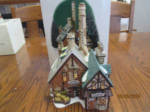 lot 147 image: Department 56 Collectible Heritage ...