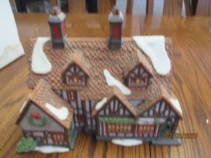 lot 157 image: Department 56 Collectible Heritage ...