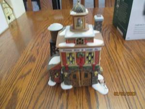 lot 158 image: Department 56 Collectible New Engla...