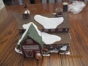 lot 175 image: Department 56 Collectible New Engla...
