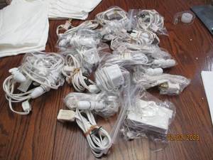 lot 182 image: Large lot of accessory lights for i...