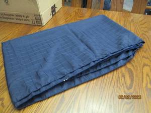 lot 185 image: Navy Blue 10260 linen table cloth...