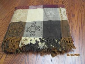 lot 191 image: Autumn Color Checker style table cl...