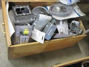 lot 93 image: More electrical Items