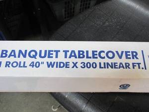 lot 100 image: Banquet Table Cover