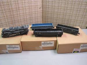 lot 223 image: Large lot of Lionel Trains. From Engines to boxcars and tankers to the Caboose, you get them all
