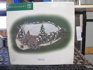 lot 233 image: Department 56 Collectible Aldeburgh Music Box Shop Gift Set