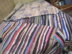 lot 251 image: Variety of hand made floor rugs