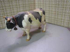 lot 274 image: Vintage 1977 KENNER MILKY THE MARVELOUS MILKING COW
