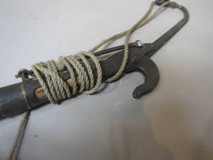 lot 280 image: Vintage manual tree trimmer (pole-saw)