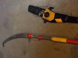 lot 295 image: Manual and electric Tree trimmers