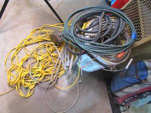 lot 323 image: Variety Cords and Wires for use or scrap