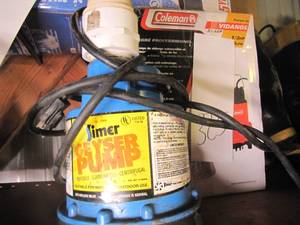 lot 327 image: Simer Gyser Pump for an outdoor pool