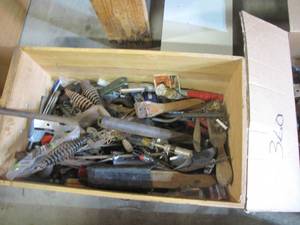 lot 364 image: More garage goodies Misc hand tools, paint scraper, wire brush and more