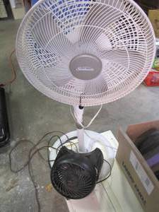lot 375 image: Pedestal and tabletop fans to keep you in your Comfort Zone