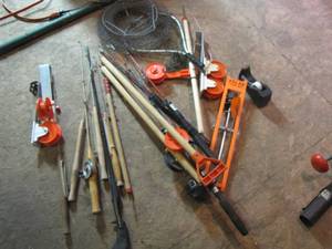 lot 387 image: Fishing Net, live trap and more fishing gear