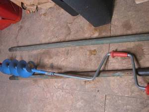 lot 388 image: Vintage Manual crank auger