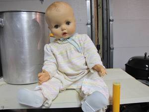 lot 221 image: Vintage 1958 Doll with eyes that open and shut. Doll  marked #25520MZ