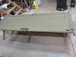 lot 343 image: Vintage and authentic US Army cot