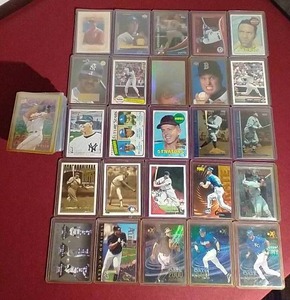 lot 51 image: (50) Baseball Card Lot